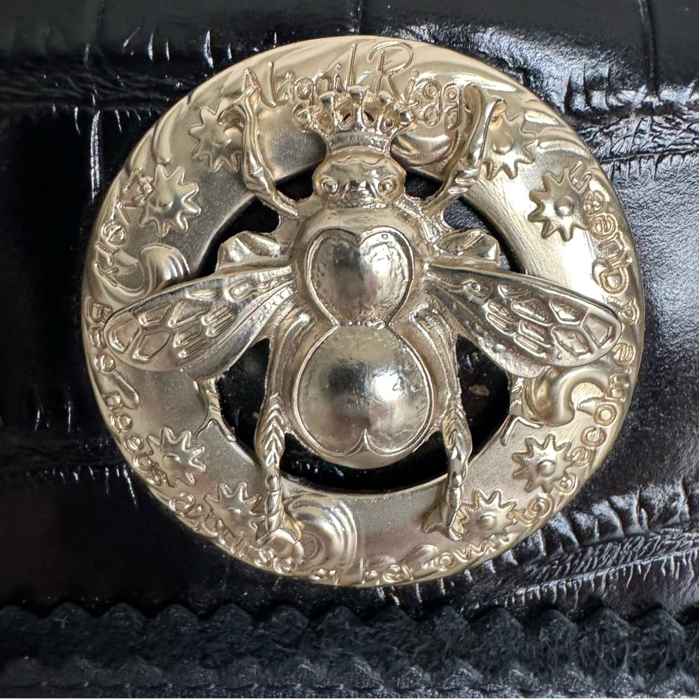 Shoulder Clutch Abigail Riggs ‘Miss Bouvier’ Black Embossed Leather - Picture 4 of 16
